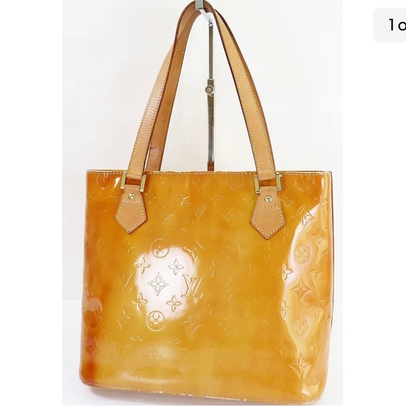 Retails $1600 - Authentic Louis Vuitton Houston Beige Vernis Tote Bag - Picture 3 of 14
